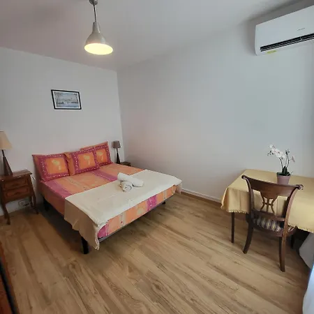 F2 Climatisee Apartman *